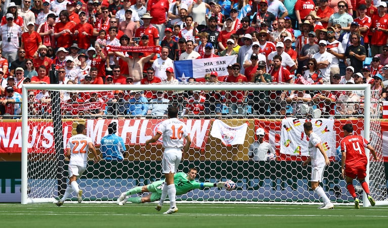 Benfica vs B. Múnich por la fase de grupos de el Mundial de Clubes 2025 del 2025.