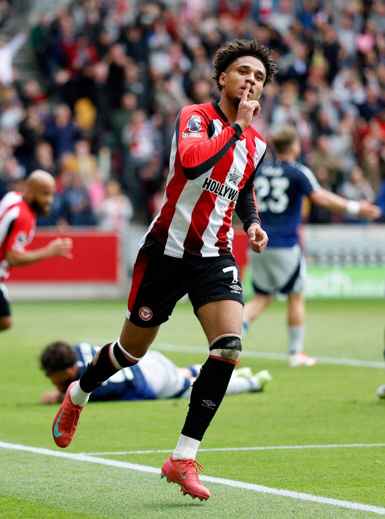 Brentford vs Man. United por la fecha 35 de la Premier League del 2025.