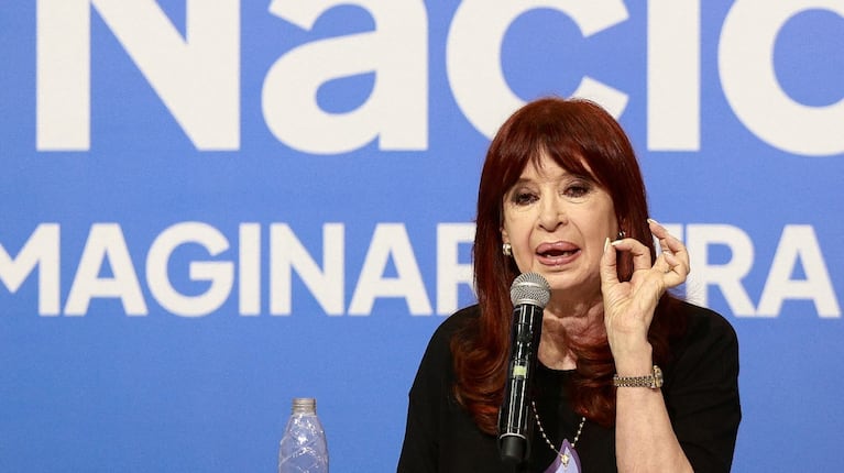 Cristina Kirchner presentará mañana ante la Corte el recurso para pedir su absolución en la causa Vialidad. (Foto: REUTERS/Matias Baglietto)