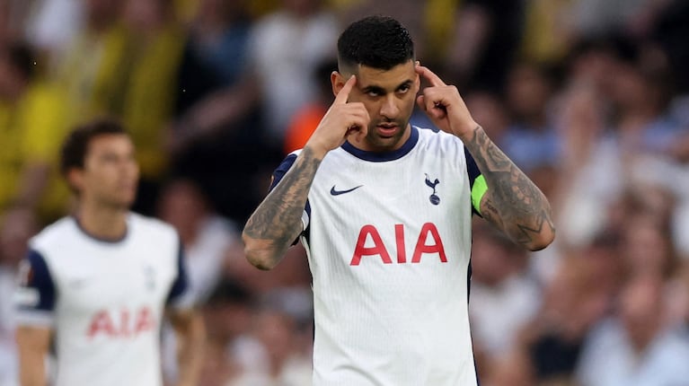 Cuti Romero, capitán del equipo londinense (Foto: Reuters).