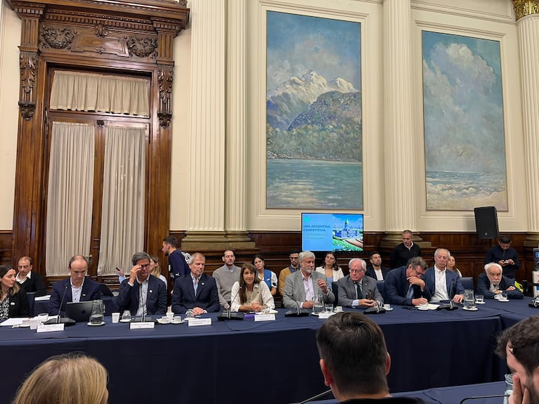 El campo pidió previsibilidad y reglas claras para dejar atrás las retenciones. (Foto: X Barbechando).