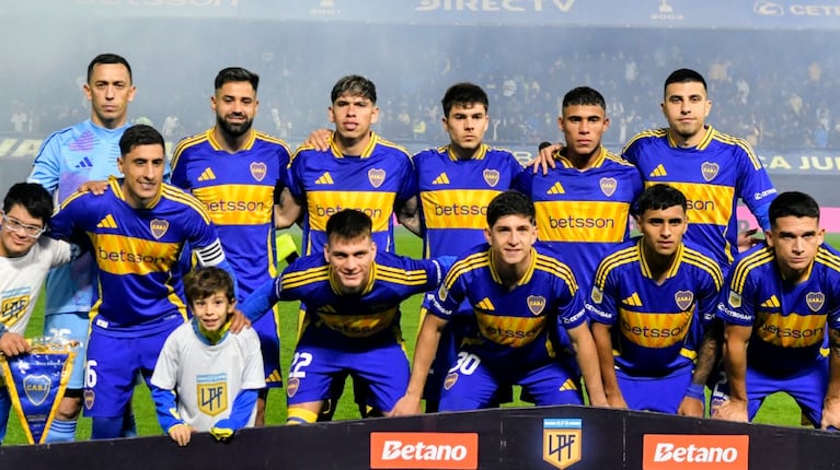 El futbolista del Xeneize compartió un momento durante su viaje. (Foto: Fotobaires)
