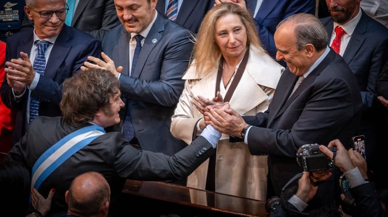 ⁠El Gobierno recibió más de 4000 preguntas del Congreso y prepara 70 respuestas por $Libra (Foto: Leandro Heredia/TN).