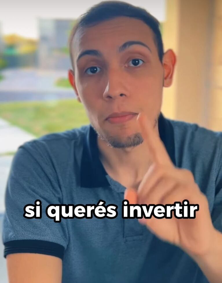 El joven comenzó grabando videos de una manera muy precaria a través de su teléfono y una computadora (Foto: Instagram @inverarg).