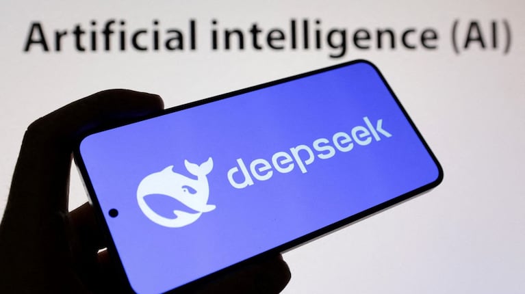 Herramientas como DeepSeek pueden propiciar una oleada de amenazas cibernéticas, advirtió Félix Juárez, director del Instituto Nacional de Ciberseguridad de España. (Foto: Reuters/Dado Ruvic)