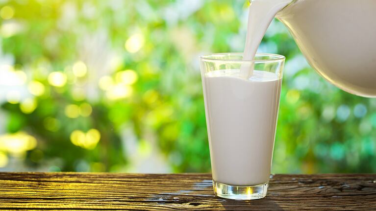 La producción de leche tuvo un fuerte repunte y creció 10,9% en el primer trimestre de 2025. (Foto: Adobe Stock).