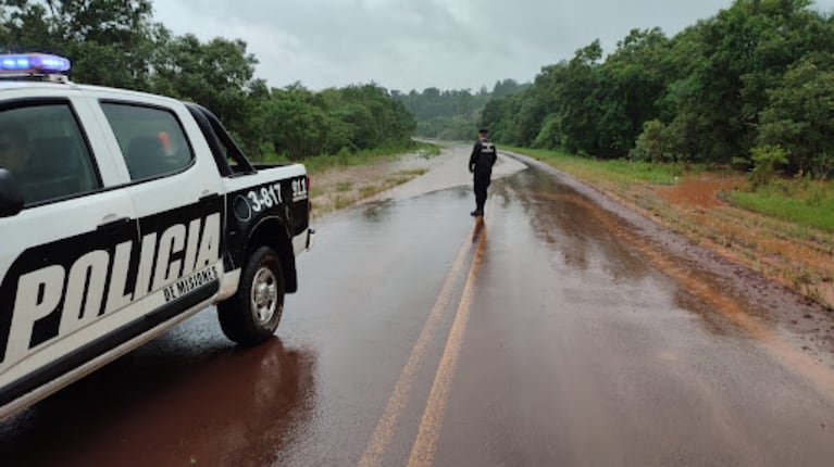La víctima murió de un disparo en la cabeza mientras iba con su hermano en la ruta. (Foto: Dirección Provincial de Viabilidad de Misiones)