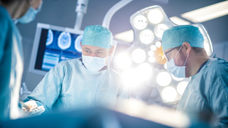 Las cirugías cerebral cuentan con un nuevo tratamiento: la risa.