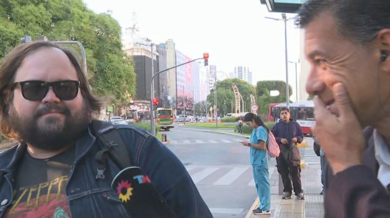 Marcos Barroca, al notar que estaba entrevistando a un actor de "División Palermo". (Foto: captura de eltrece)