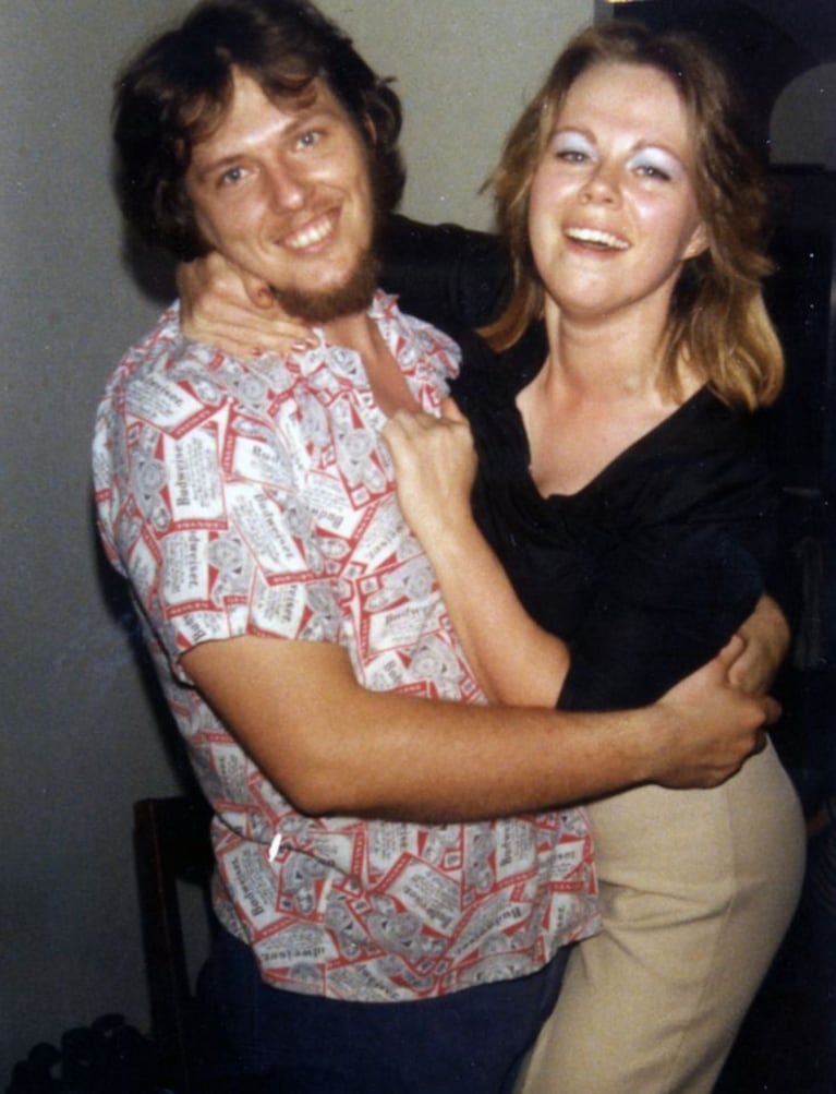Marlene Warren junto a su esposo Michael poco antes del asesinato. (Foto: ABC News)