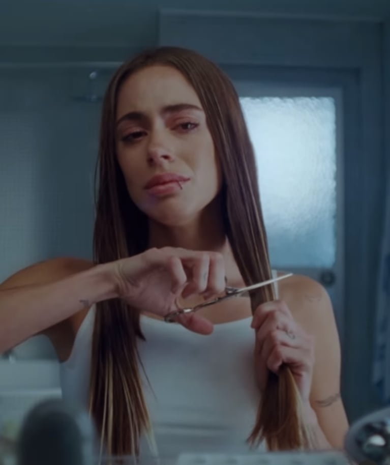 Uno de los videos más vulnerable de la cantante. (Fuente: Instagram/tinistoessel)
